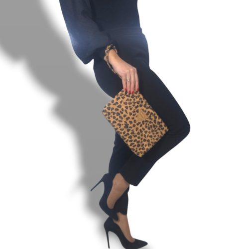 Τσαντάκι clutch από φελλό leopard με σταθερό λουράκι καρπού