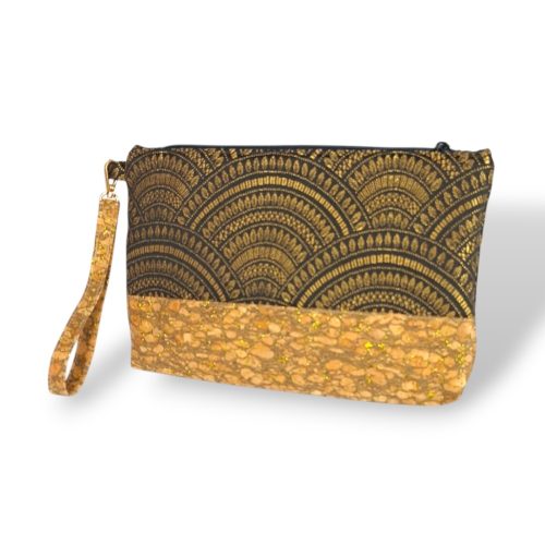 Χειροποίητο γυναικείο τσαντάκι χειρός clutch από φελλό με χρυσαλλίδες και υφαντό μαύρο χρυσό ύφασμα Ανυφαντού