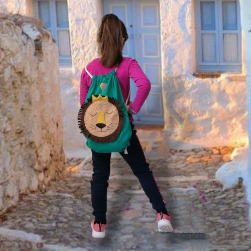 Χειροποίητο πράσινο βαμβακερό σακίδιο πλάτης με κορδόνια και σχέδιο λιοντάρι Anifantou