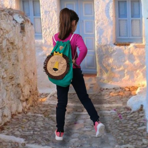 Χειροποίητο πράσινο βαμβακερό σακίδιο πλάτης με κορδόνια και σχέδιο λιοντάρι Anifantou
