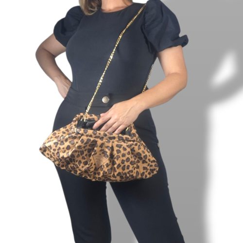 Χειροποίητη bucket bag από φελλό leopard με χρυσή αλυσίδα