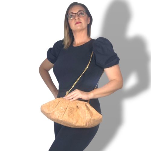 Χειροποίητη bucket bag από φελλό με ασημί glitter και χρυσή αλυσίδα