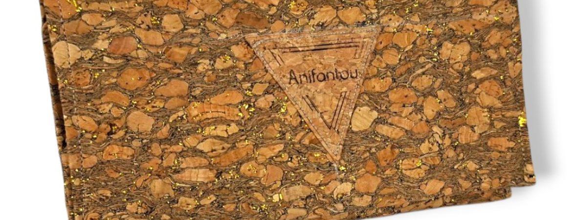 Χειροποίητο γυναικείο πορτοφόλι από φελλό με χρυσαλλίδες Ανυφαντού